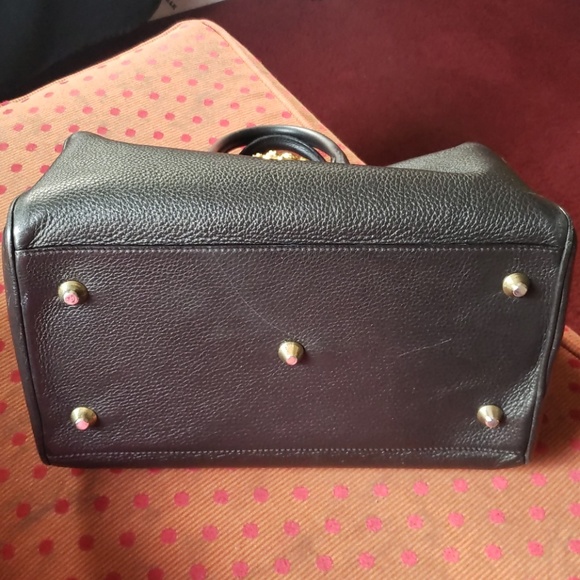 Versace Black and Gold Shoulder Bag - Picture 5 of 8